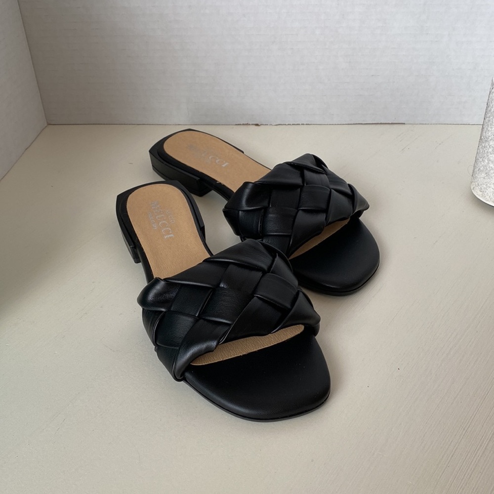 New with Box.  Sesto Meucci Black leather Braided slides.  7.5